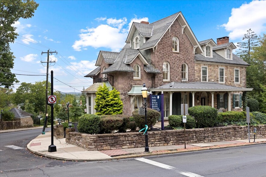 152 N Main St, Doylestown, PA en alquiler - Foto del edificio - Imagen 1 de 41