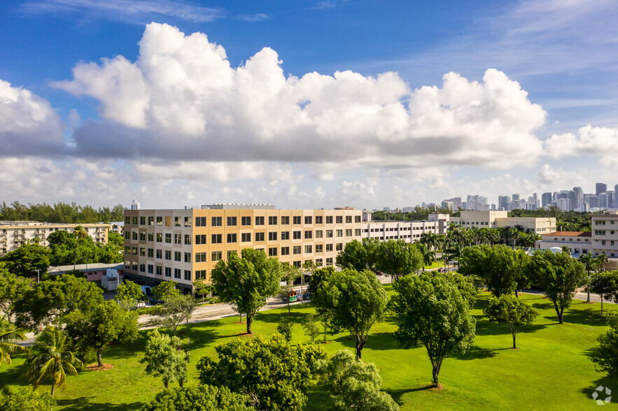 3683 S Miami Ave, Miami, FL en alquiler - Foto del edificio - Imagen 3 de 13