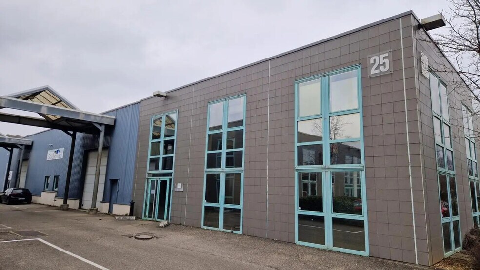 25 Rue Du 35Eme Regiment D'Aviation, Bron en alquiler - Foto del edificio - Imagen 1 de 14