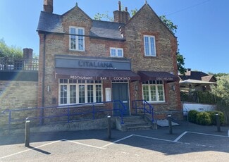 Más detalles de 142 London Rd, Radlett - Local en venta