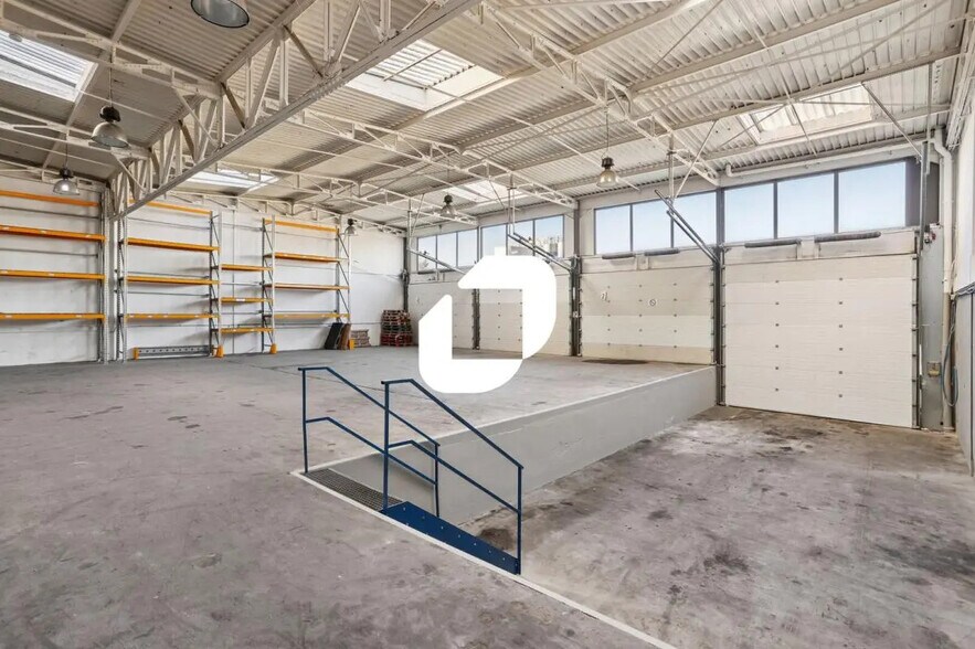 15 Rue Du Lyonnais, Saint-Priest en alquiler - Foto del edificio - Imagen 2 de 20