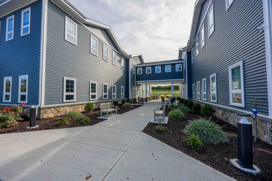 28 Branford Rd, North Branford, CT en venta - Foto del edificio - Imagen 2 de 14