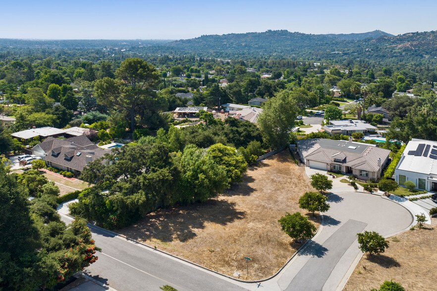 4720 Olive Ct, La Canada Flintridge, CA en venta - Foto del edificio - Imagen 2 de 9