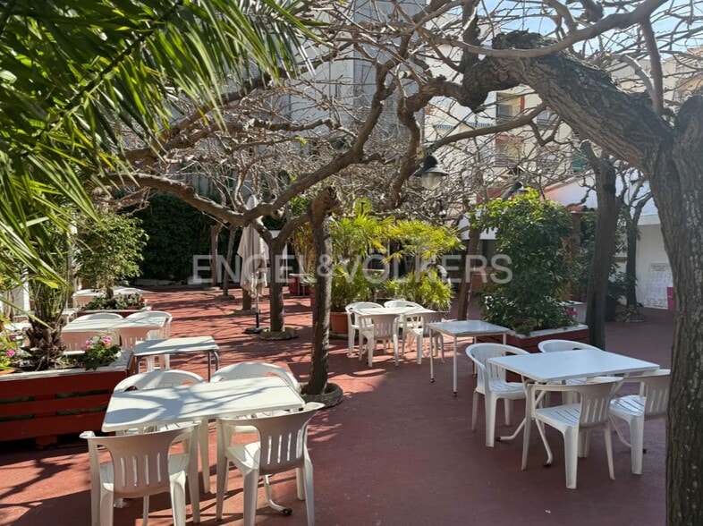 Local en Pineda de Mar, Barcelona en venta - Foto del edificio - Imagen 2 de 5