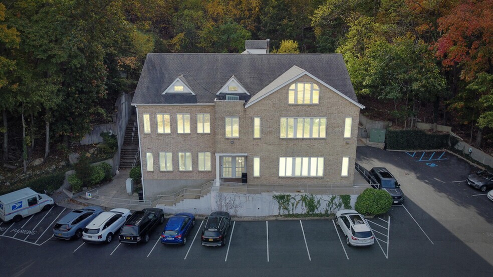 646 Main St, Port Jefferson, NY en alquiler - Foto del edificio - Imagen 1 de 14