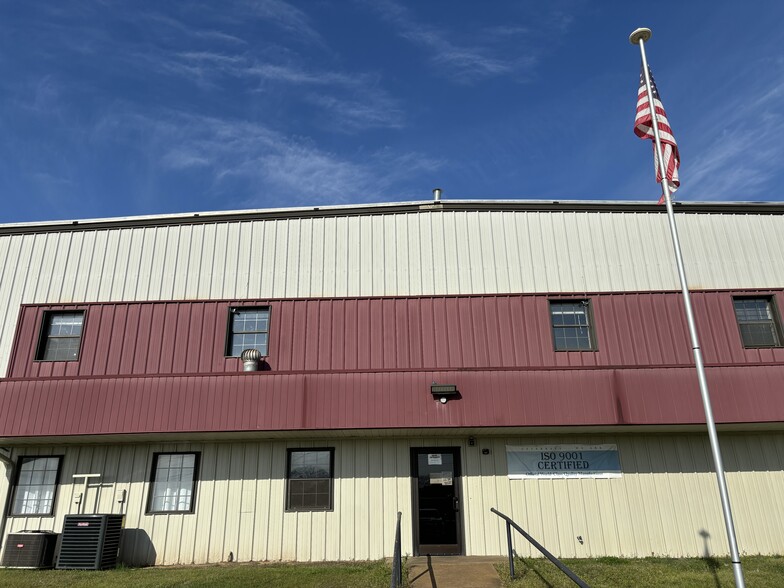 400 E Industrial Park Rd, Holly Springs, MS en alquiler - Foto del edificio - Imagen 3 de 24