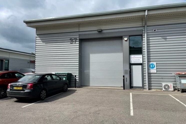 Benyon Rd, Silchester en venta - Foto del edificio - Imagen 2 de 2