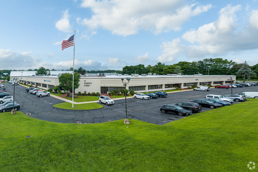 111 Roberts St, East Hartford, CT en alquiler - Foto del edificio - Imagen 1 de 11