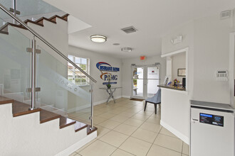 3701 SW 87th Ave, Miami, FL en alquiler Lobby- Imagen 2 de 10