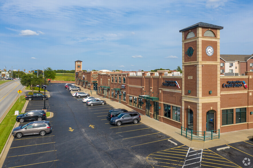 401-425 W Stone Wood Dr, Broken Arrow, OK en alquiler - Foto del edificio - Imagen 2 de 6