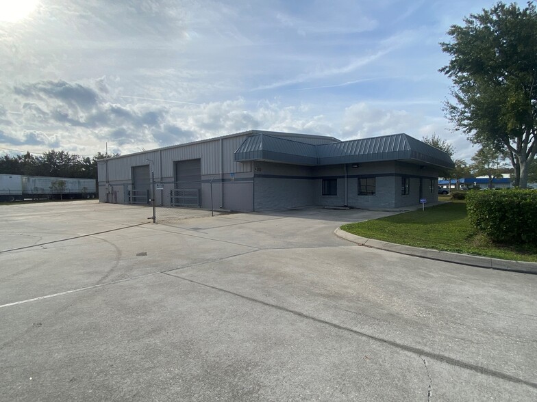 4205 St. John's Pky, Sanford, FL en venta - Foto del edificio - Imagen 1 de 1