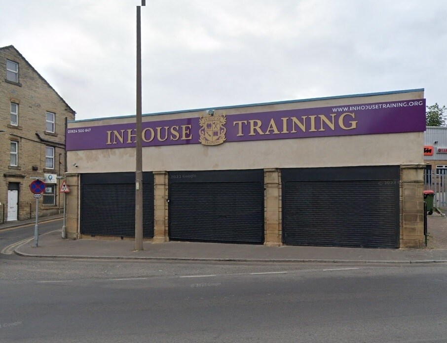 46 Wellington Rd, Dewsbury en alquiler Foto principal- Imagen 1 de 2