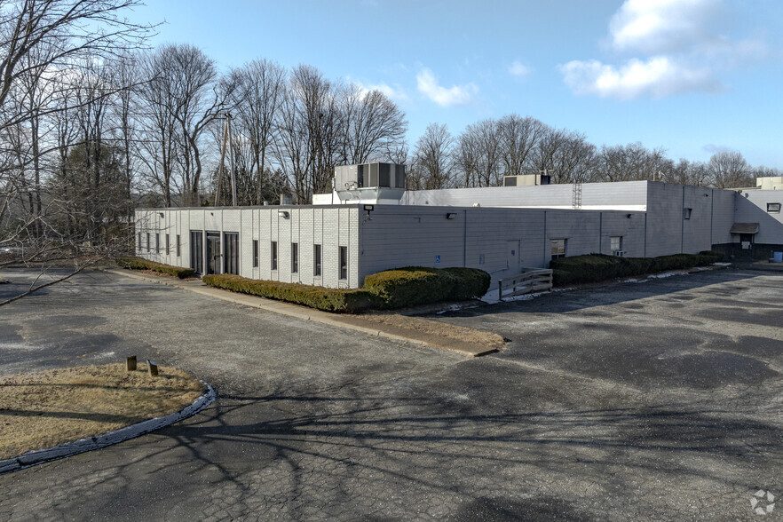 205 Spring Hill Rd, Trumbull, CT en alquiler - Foto principal - Imagen 1 de 5