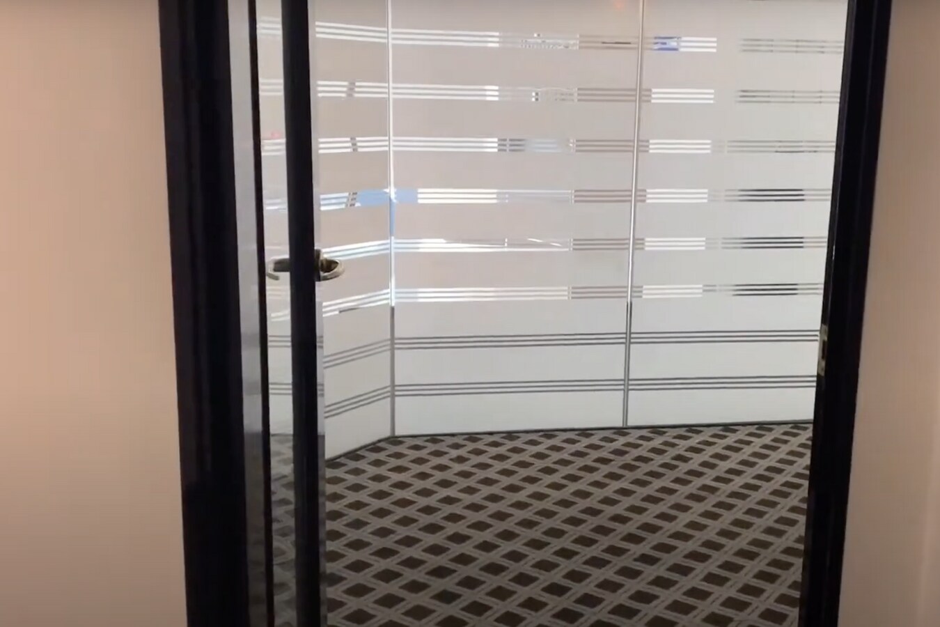 1 Queens Rd, Melbourne, VIC 3004 - Unidad 1011 - - Foto del interior - Image 2 of 3