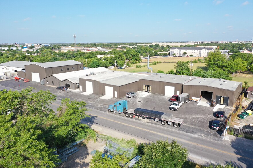 11110 Bluff Bend Dr, Austin, TX en alquiler - Foto del edificio - Imagen 1 de 6