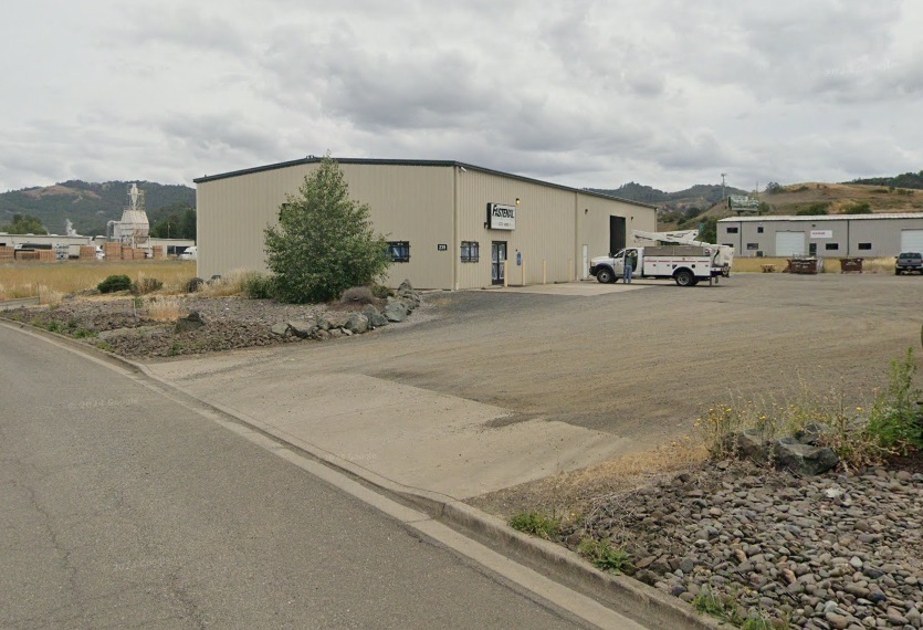 239 Industrial Dr, Roseburg, OR en alquiler - Foto del edificio - Imagen 3 de 9