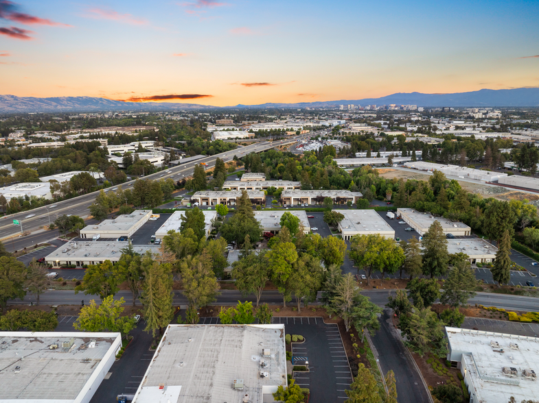 720-742 Charcot Ave, San Jose, CA en alquiler - Foto del edificio - Imagen 2 de 14