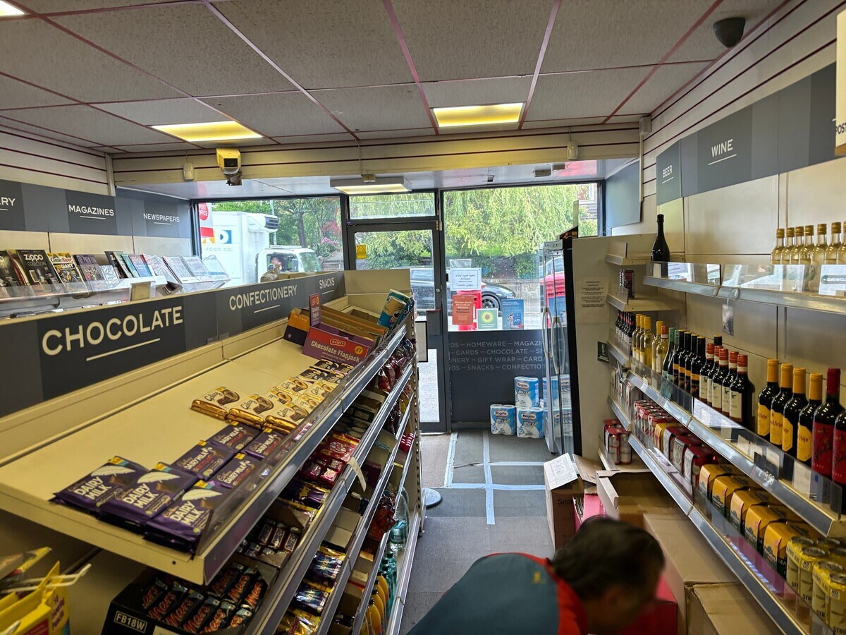 733-747 Clarkston Rd, Glasgow, GLG G44 3XZ - Unidad 735-737 -  - Foto del interior - Image 2 of 3