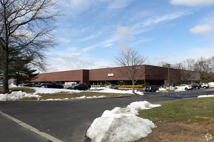 1900 Frost Rd, Bristol, PA en alquiler - Foto del edificio - Imagen 3 de 4