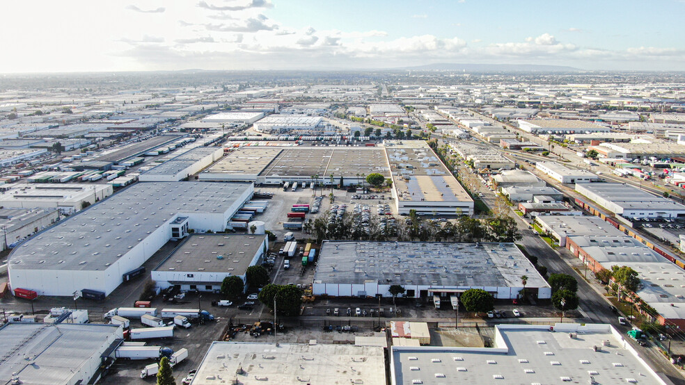 2240 Yates Ave, Commerce, CA en alquiler - Foto del edificio - Imagen 2 de 3