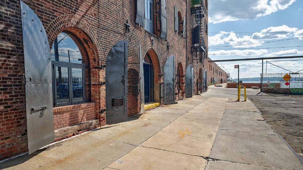 481 Van Brunt St, Brooklyn, NY en alquiler - Foto del edificio - Imagen 2 de 7