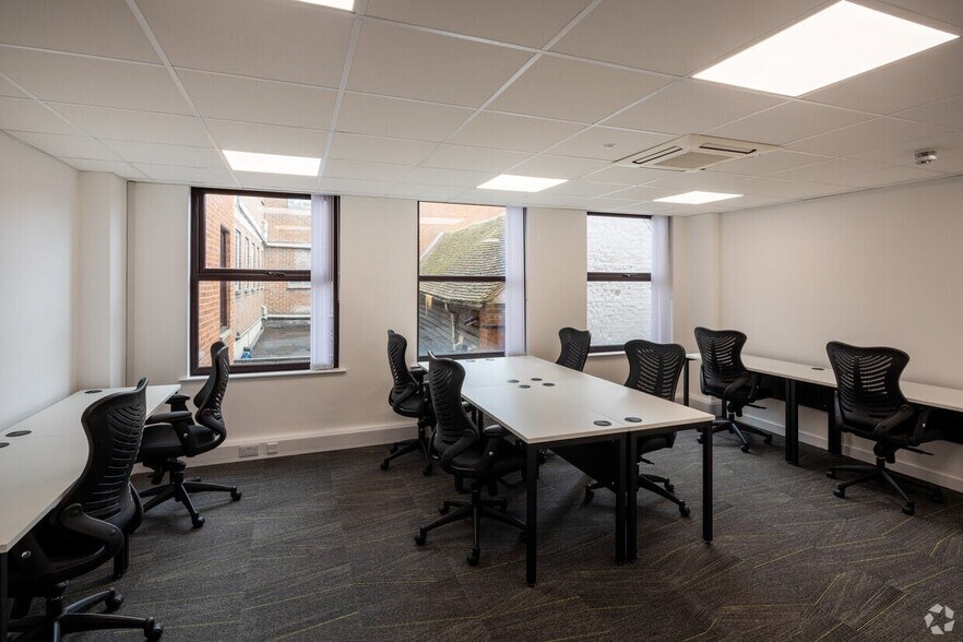 13-15 George St, Aylesbury en venta - Foto del edificio - Imagen 2 de 15