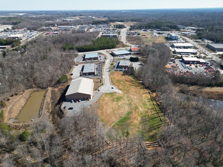 Gretas Way, Kernersville, NC en venta - Foto del edificio - Imagen 2 de 5