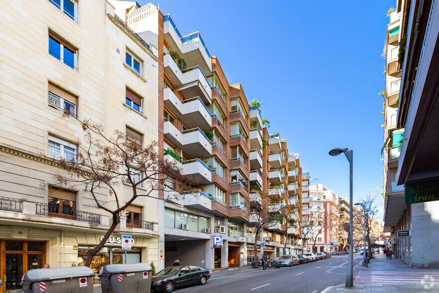 Carrer de Calvet, 33, Barcelona, Barcelona en alquiler - Foto del edificio - Imagen 2 de 3