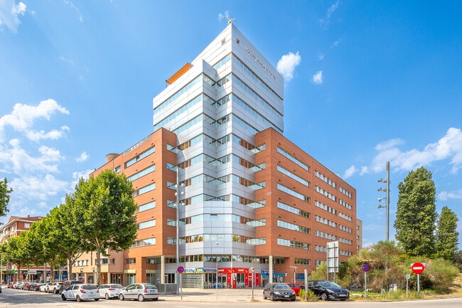 Más detalles de Carrer Francesc Layret, 75, Mollet del Vallès - Edificio residencial​ en venta