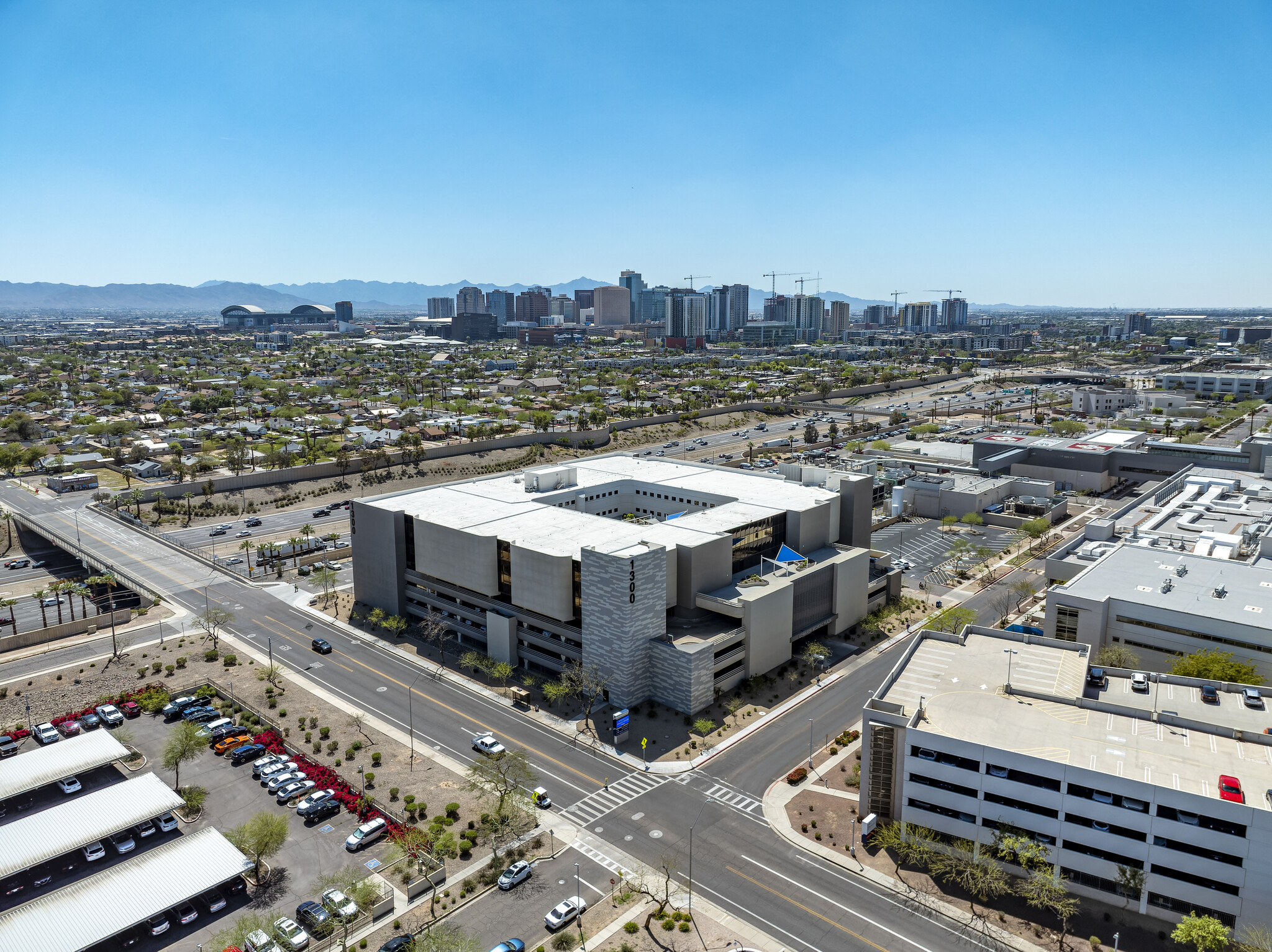 1300 N 12th St, Phoenix, AZ en alquiler Foto del edificio- Imagen 1 de 13