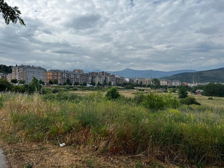 Terreno en Ponferrada, León en venta - Foto principal - Imagen 2 de 6