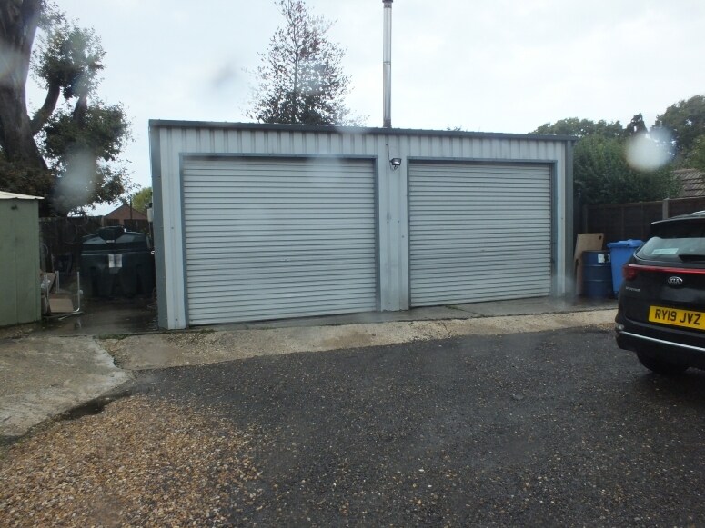 1 Ash Hill Road, Ash en venta - Foto del edificio - Imagen 3 de 6