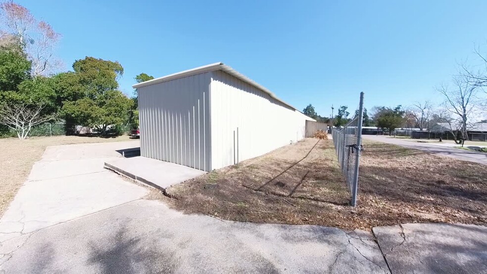 401 Industrial Park Ln, Willis, TX en venta - Vídeo de anuncio comercial - Imagen 2 de 26