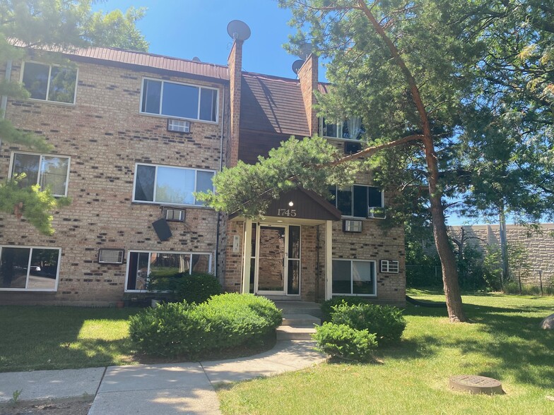 1743-1745 W Chariot Ct, Mount Prospect, IL en venta - Foto del edificio - Imagen 3 de 5