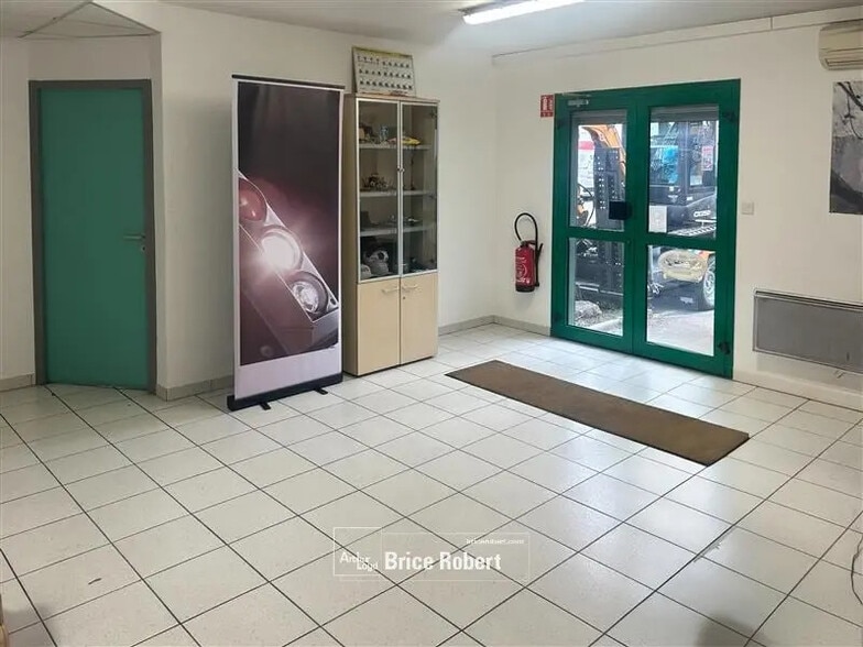 Oficina en Saint-Bonnet-de-Mure en alquiler - Foto del interior - Imagen 3 de 7