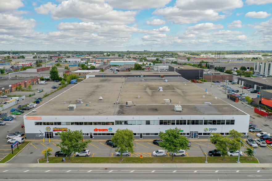 2995-2999 Boul Le Corbusier, Laval, QC en alquiler - Foto del edificio - Imagen 3 de 7