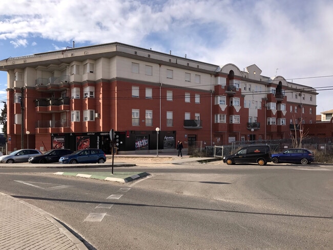 Más detalles de Calle Arrabal de San Lázaro, 1, Ocaña - Edificio residencial​ en venta