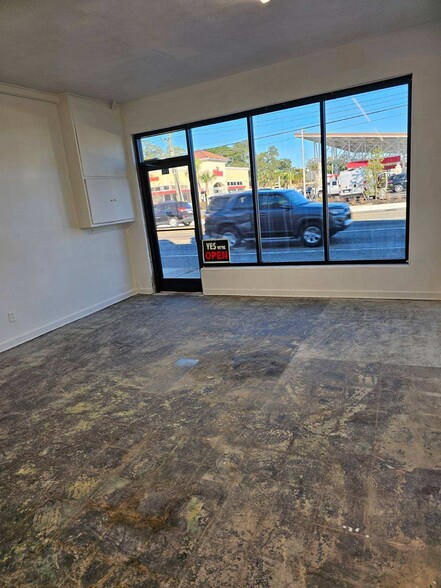 1320-1322 University Blvd N, Jacksonville, FL en alquiler - Foto del interior - Imagen 1 de 5