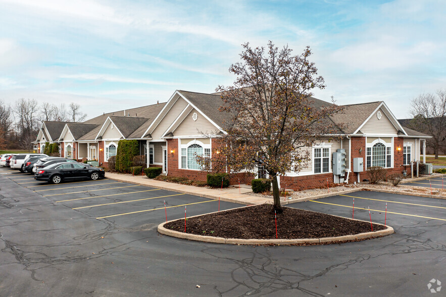 1120-1150 CROSSPOINTE Ln, Webster, NY en alquiler - Foto del edificio - Imagen 2 de 5