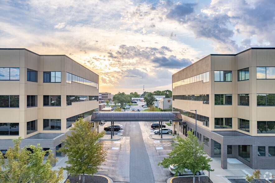 8725 Rosehill Rd, Lenexa, KS en alquiler - Foto del edificio - Imagen 3 de 7