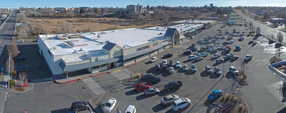 601 S Pioneer Way, Moses Lake, WA en alquiler - Foto del edificio - Imagen 1 de 2