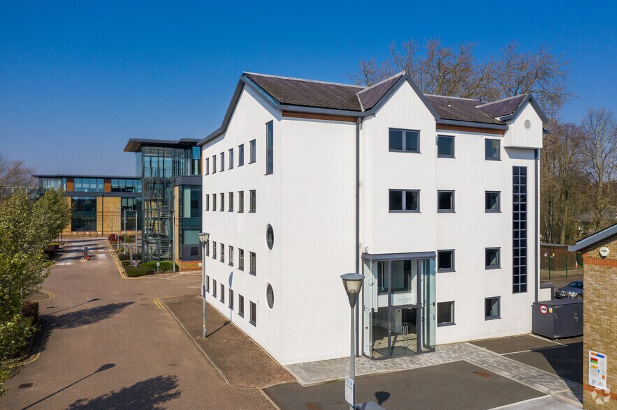 Kingsbury Cres, Staines en alquiler - Foto del edificio - Imagen 3 de 5