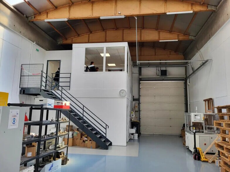 11 13 Chemin De L'Industrie, Dardilly en alquiler - Foto del interior - Imagen 2 de 5