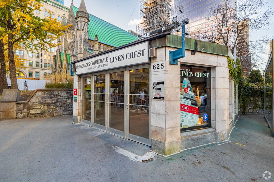 625 Rue Sainte-Catherine O, Montréal, QC en alquiler - Foto del edificio - Imagen 2 de 4