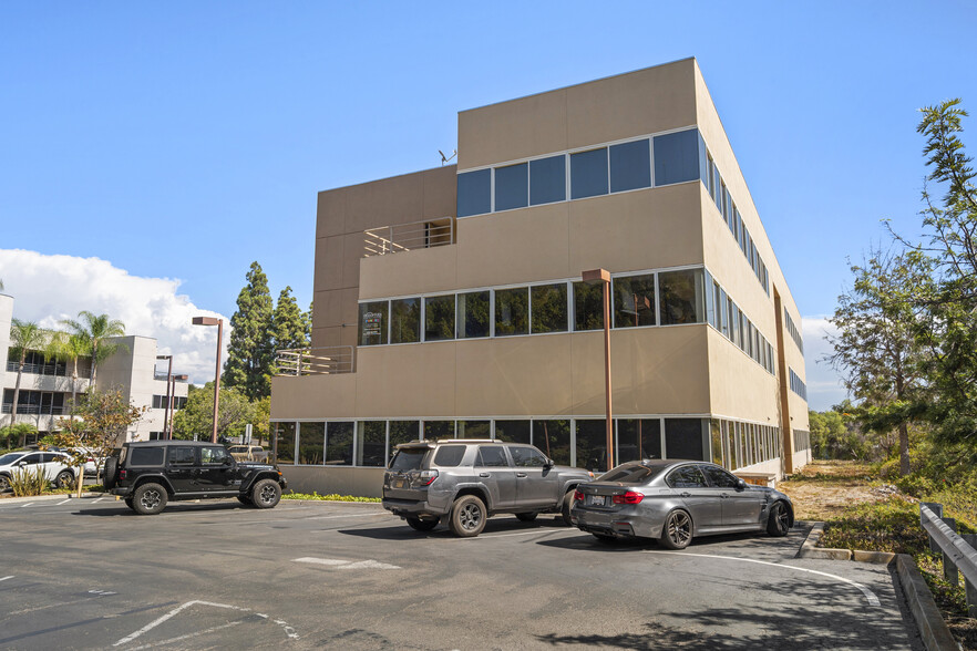 5830 Oberlin Dr, San Diego, CA en venta - Foto del edificio - Imagen 3 de 6