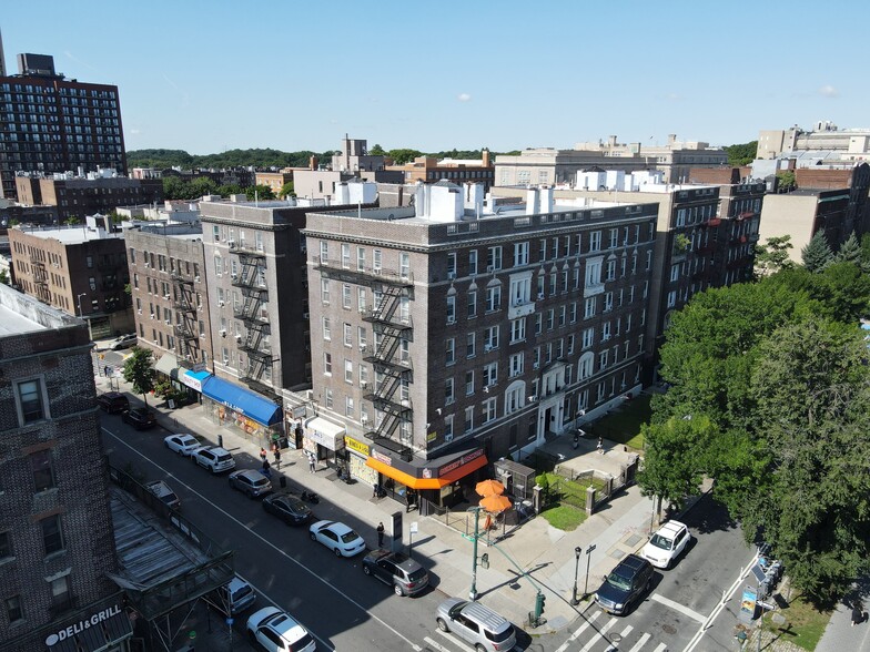 320 Eastern Pky, Brooklyn, NY en alquiler - Foto del edificio - Imagen 1 de 9