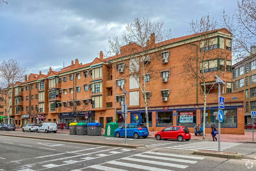 Calle Serracines, 4, Alcalá De Henares, Madrid en venta - Foto del edificio - Imagen 2 de 3