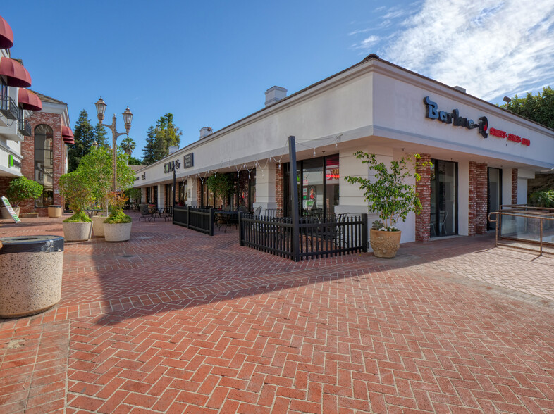 15928 Ventura Blvd, Encino, CA en alquiler - Foto del edificio - Imagen 3 de 8