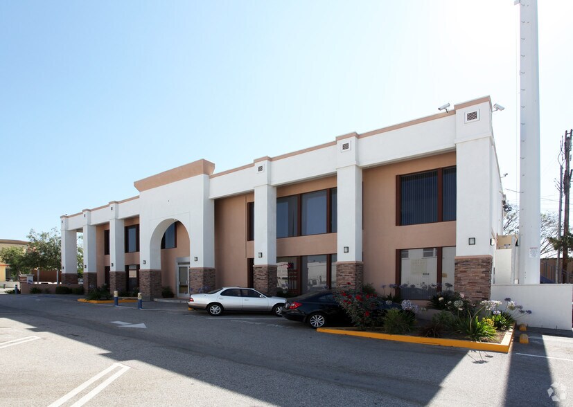 8780 Valley Blvd, Rosemead, CA en alquiler - Foto del edificio - Imagen 3 de 56