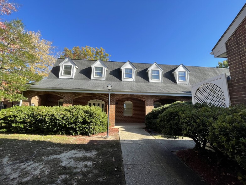 11325 Pembrooke Sq, Waldorf, MD en venta - Foto del edificio - Imagen 1 de 10